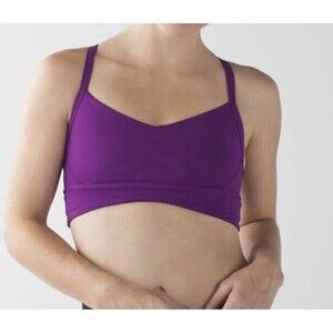 Lululemon sports bra Size 2 Luxtreme fabric Medium support